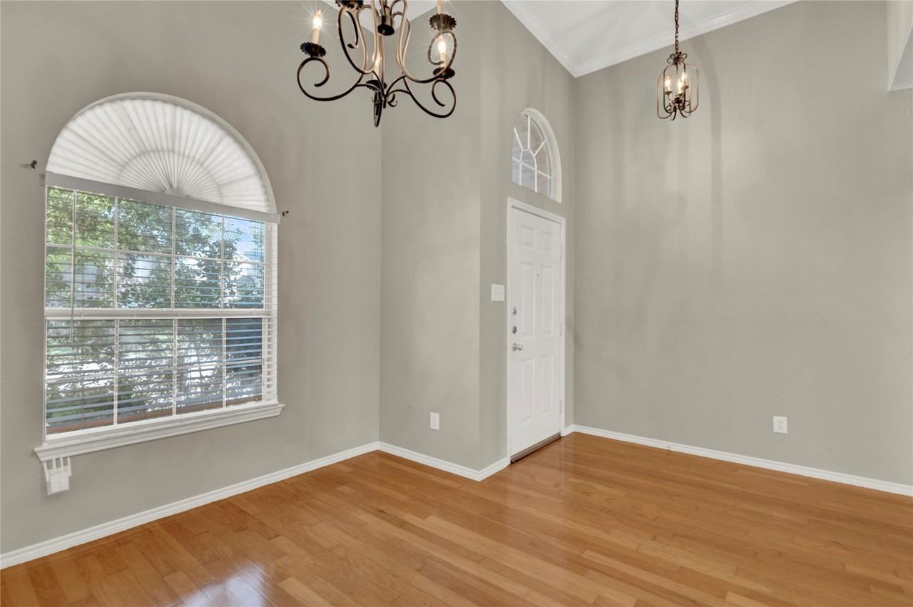 631 Forest Hill Dr - Photo 5 of 29