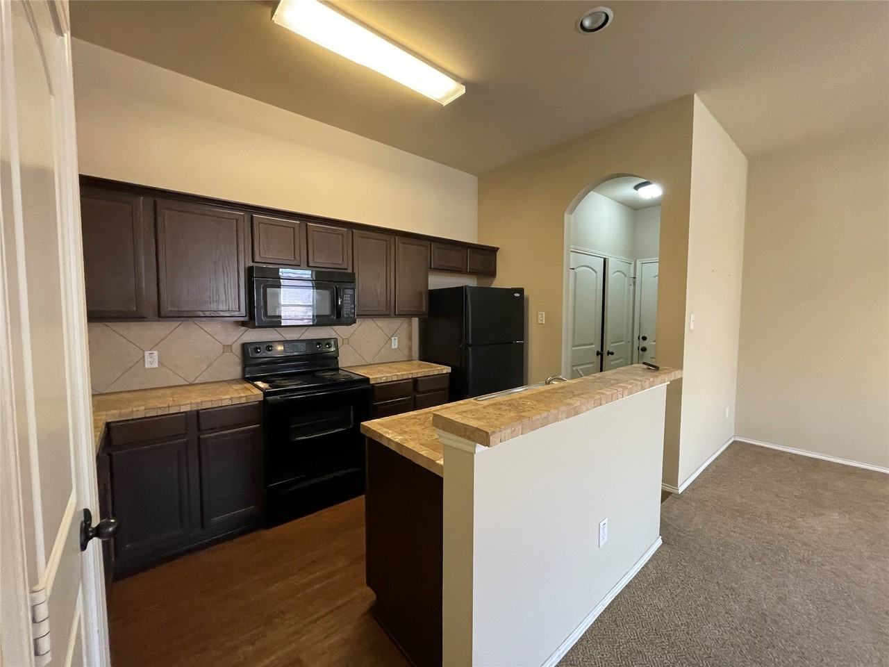 1430 Ravenwood Dr - Photo 5 of 13