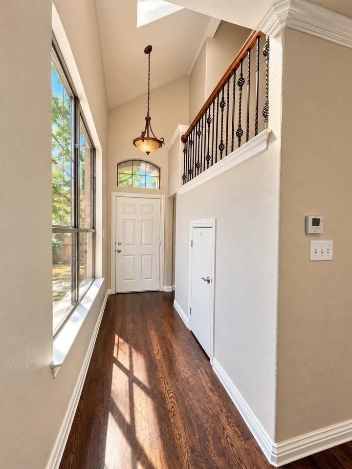 1216 Plaza Way - Photo 5 of 28