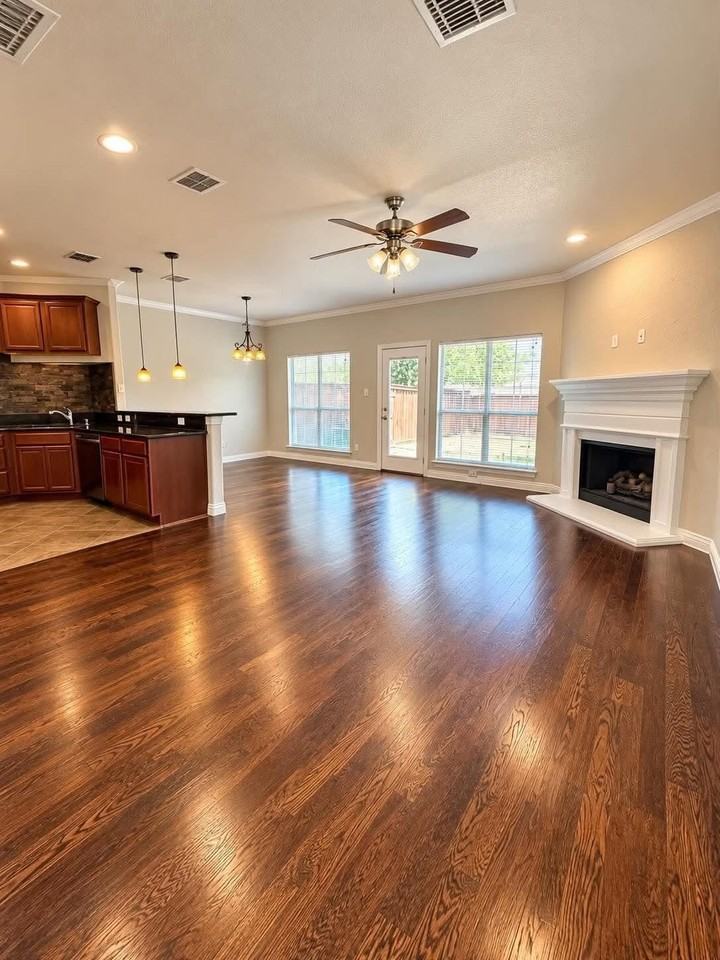 1216 Plaza Way - Photo 6 of 28