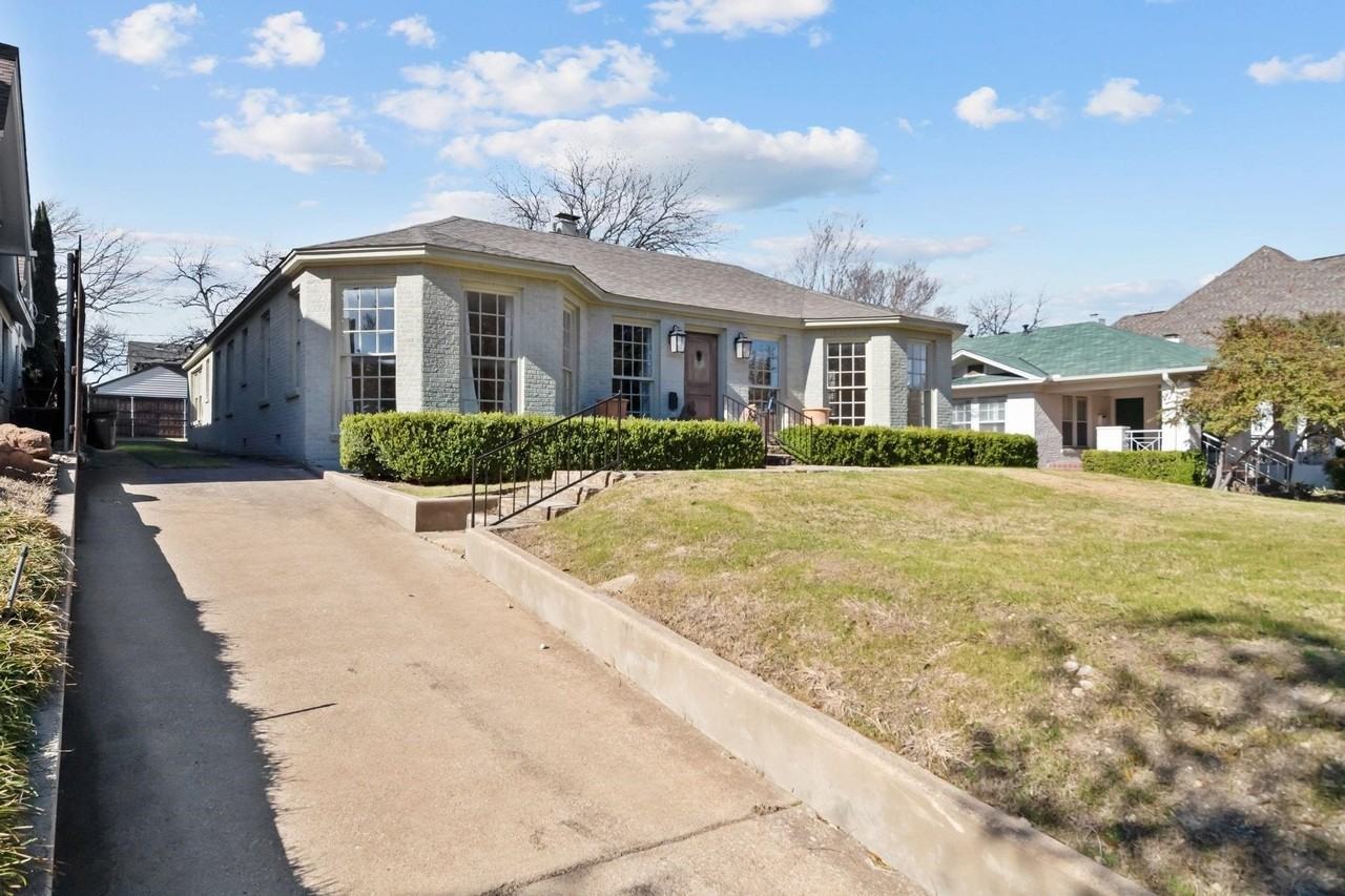 2420 Rogers Ave - Photo 2 of 36