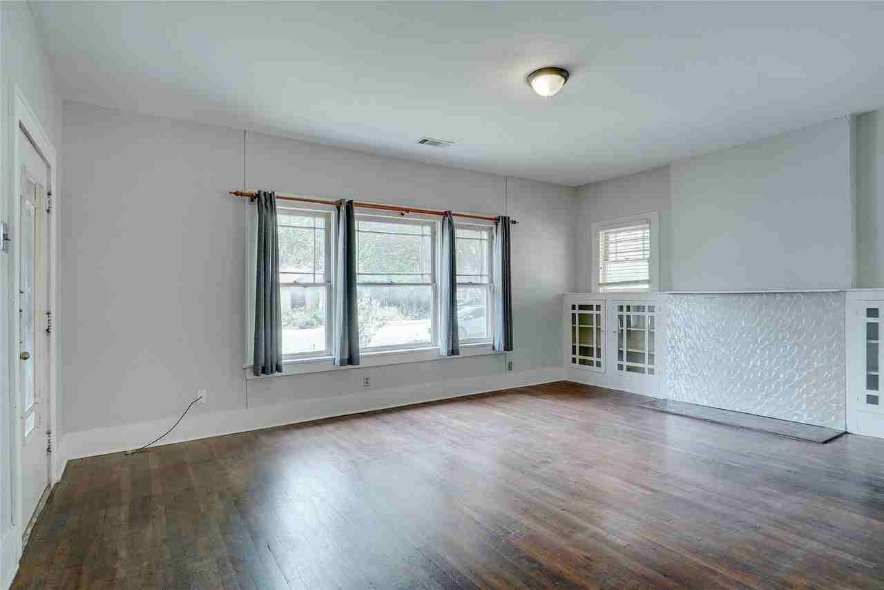 916 W Hickory St - Photo 2 of 16