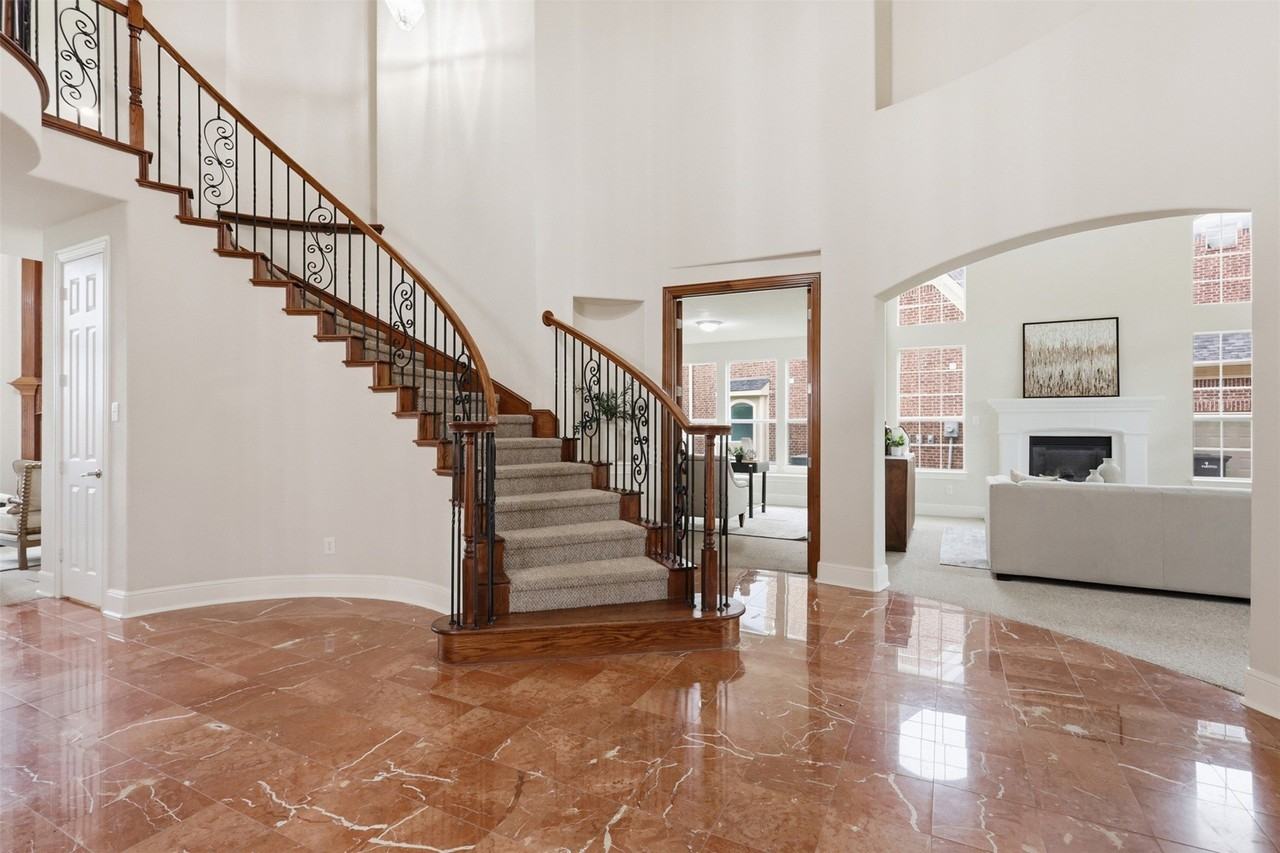 2841 Meadow Ridge Dr - Photo 6 of 40