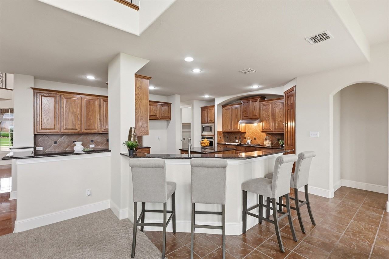 2841 Meadow Ridge Dr - Photo 7 of 40