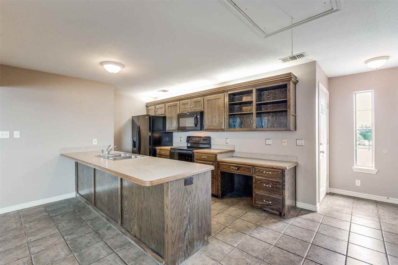 5675 Four Seasons Ln - Photo 6 of 25