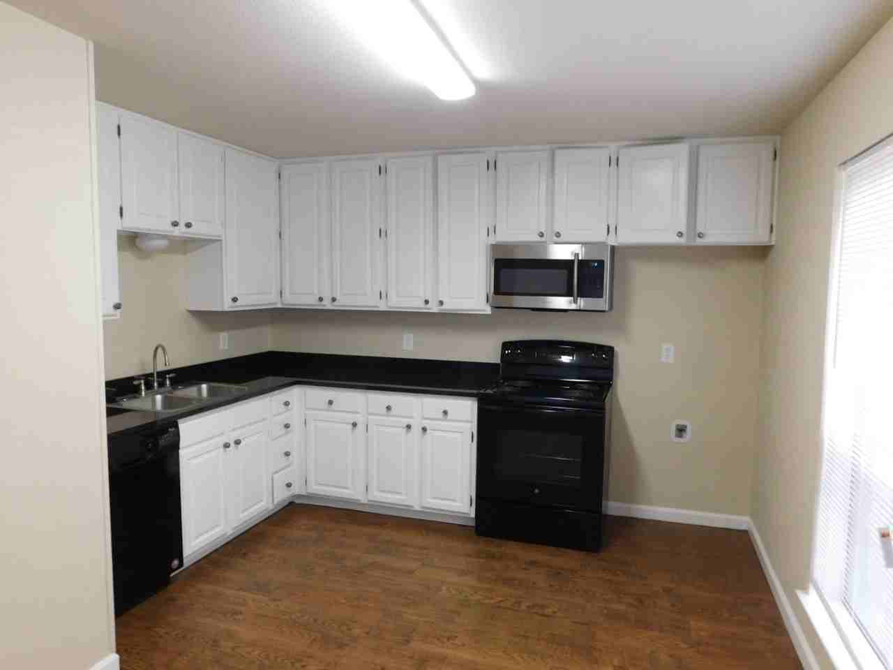1511 Grantbrook Ln - Photo 7 of 12