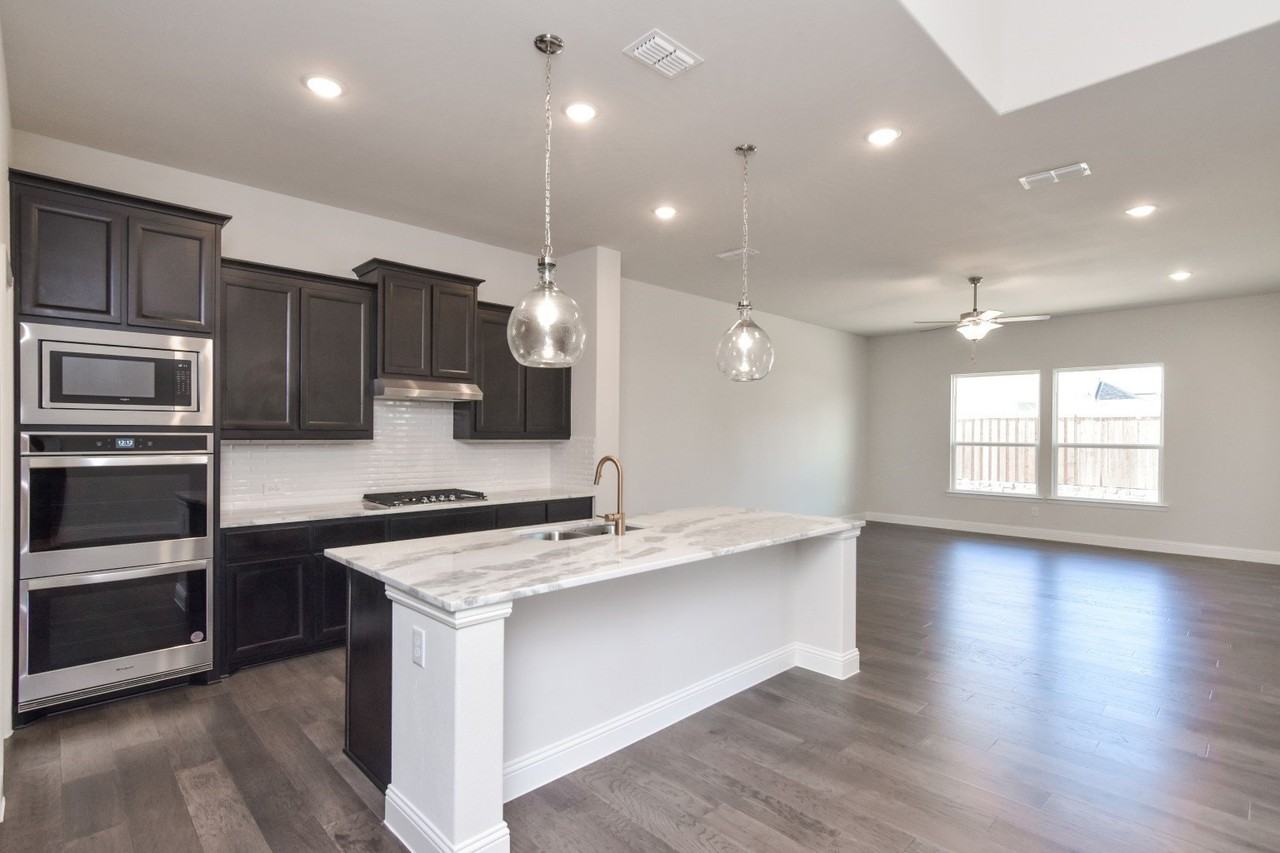 5501 Crestview Dr - Photo 5 of 28