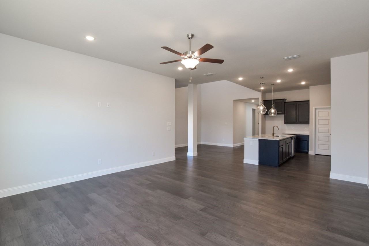 5501 Crestview Dr - Photo 6 of 28