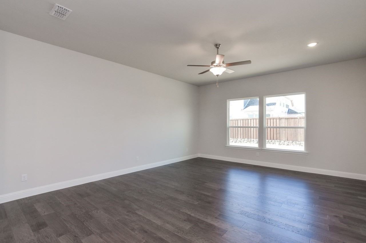 5501 Crestview Dr - Photo 7 of 28