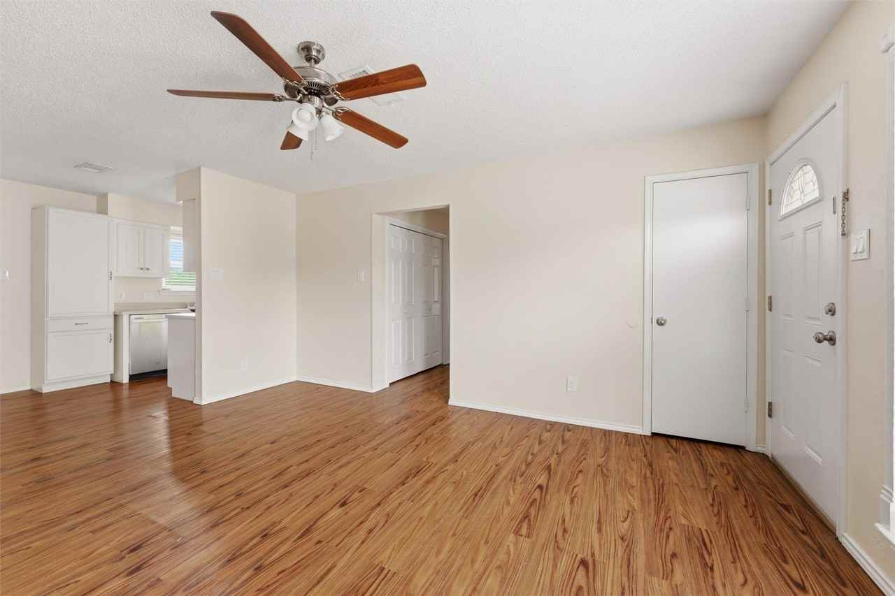 401 N 7th St #C - Photo 3 of 14
