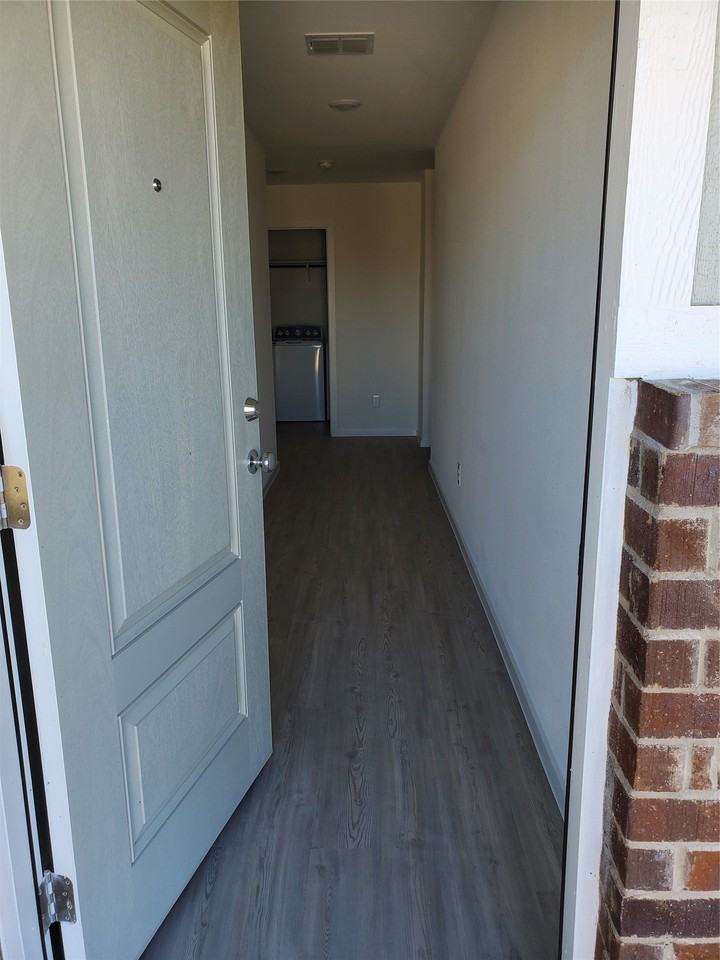 11000 Triple Crown Ct - Photo 3 of 19