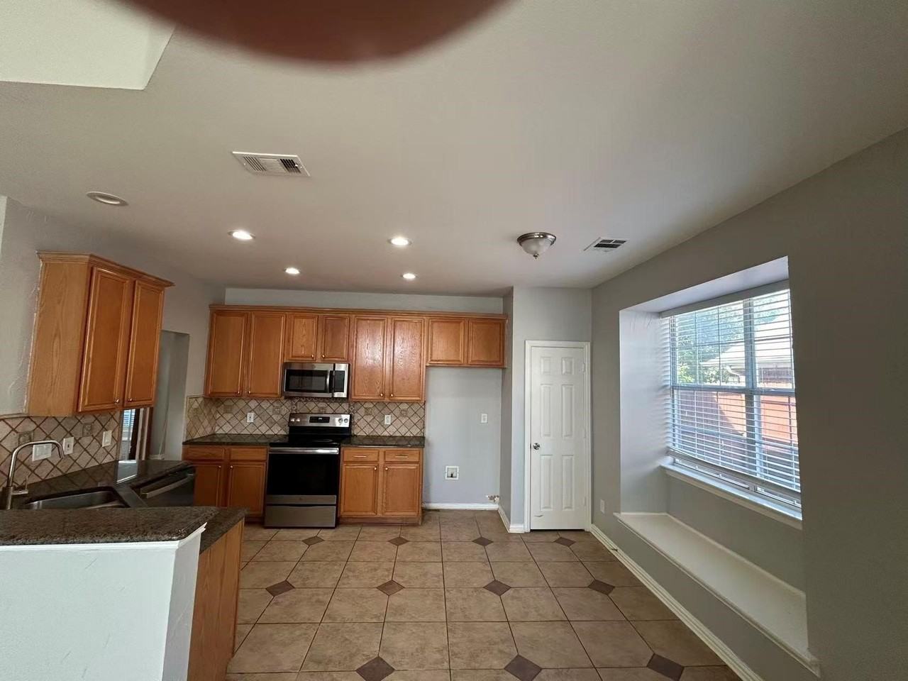 2011 Saint Anne Dr - Photo 3 of 22