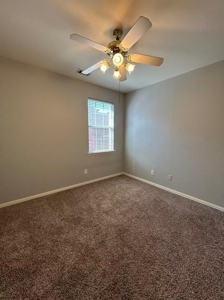 2011 Saint Anne Dr - Photo 5 of 22