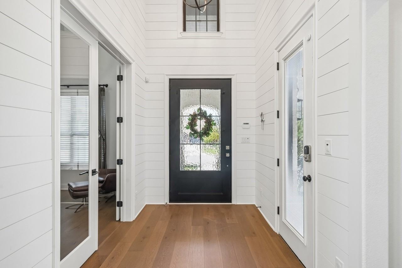 7142 Whiskbroom Dr - Photo 4 of 39