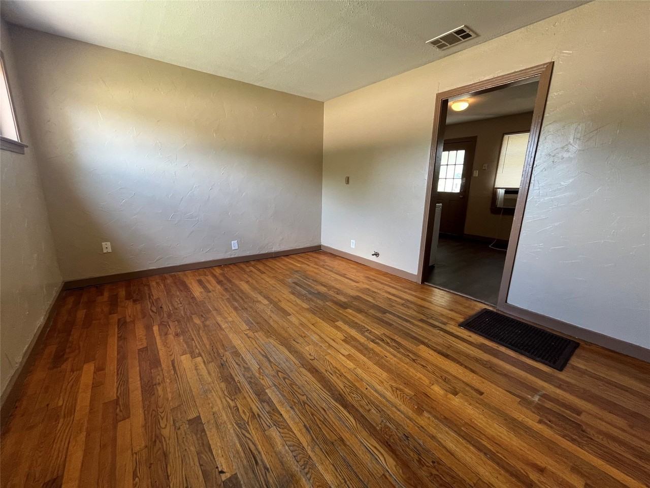 202 W Wheatland Rd - Photo 3 of 13