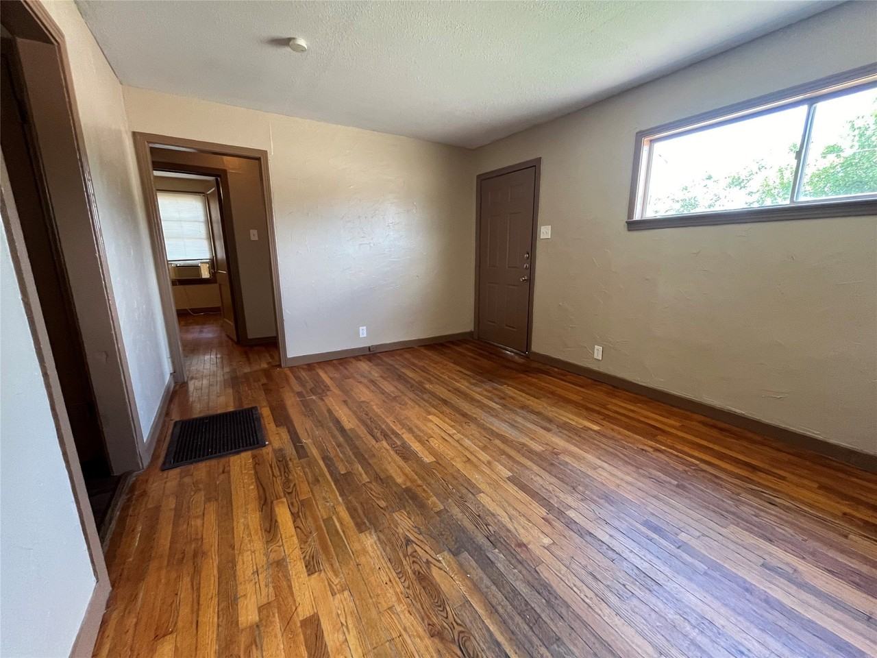 202 W Wheatland Rd - Photo 4 of 13