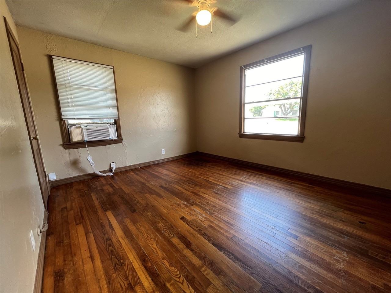 202 W Wheatland Rd - Photo 6 of 13