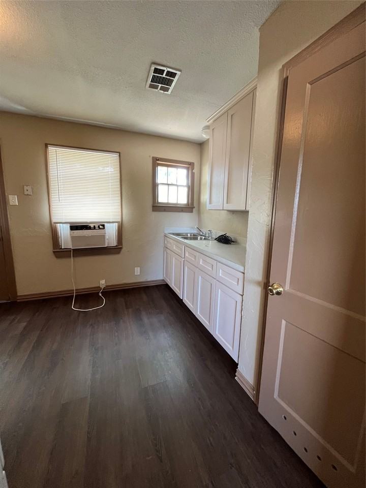 202 W Wheatland Rd - Photo 7 of 13