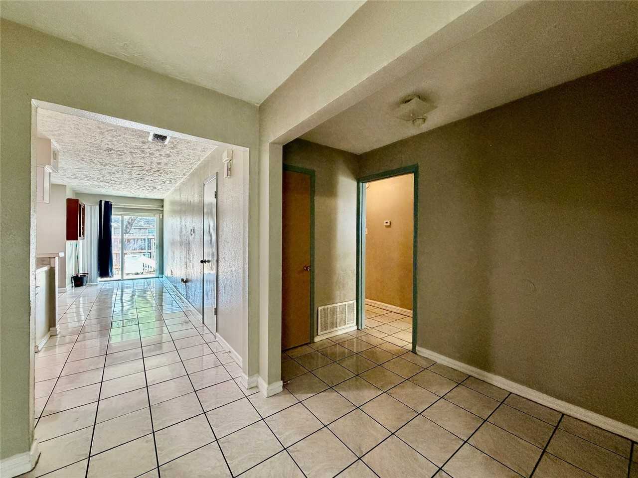 35 W Mountain Ln #43 - Photo 7 of 24