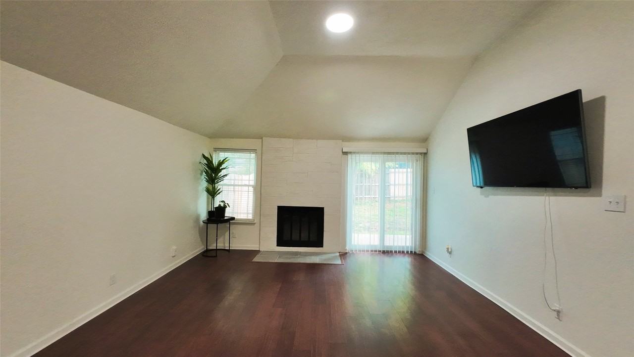 1404 Woodfern Dr - Photo 6 of 25