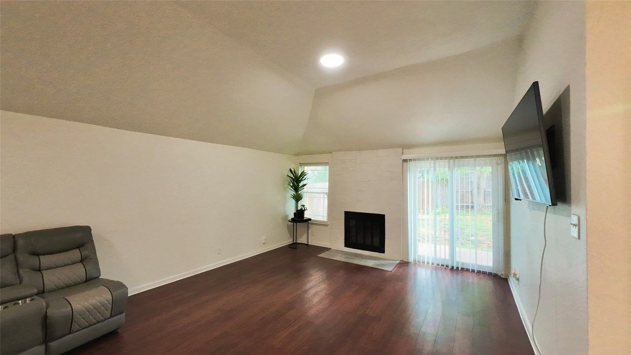 1404 Woodfern Dr - Photo 7 of 25