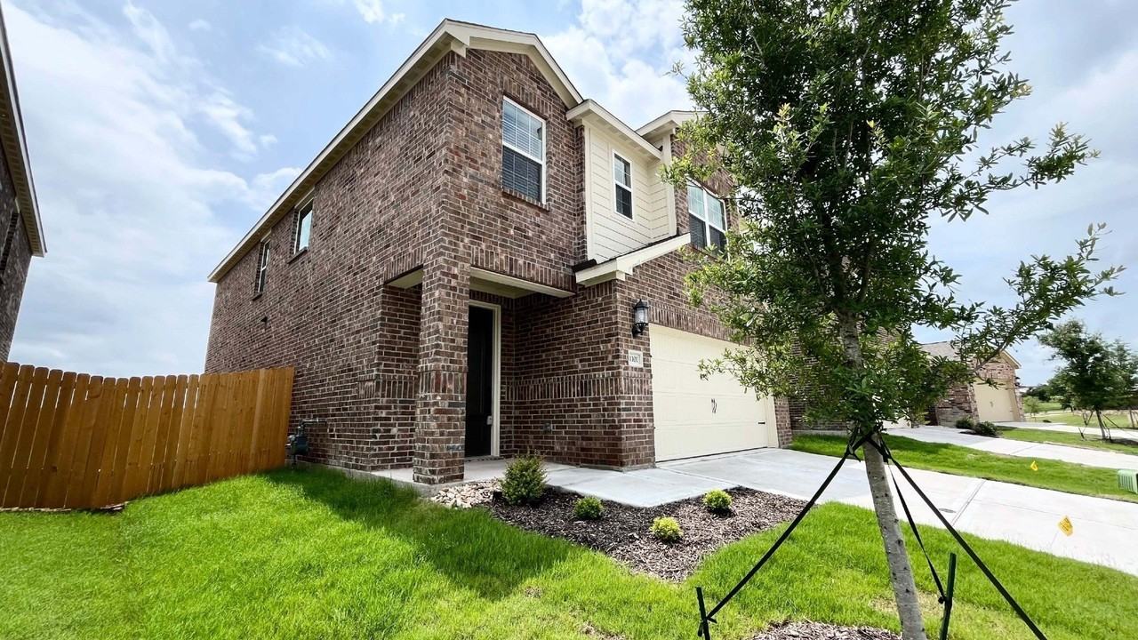 1101 Princeton Hts - Photo 2 of 26