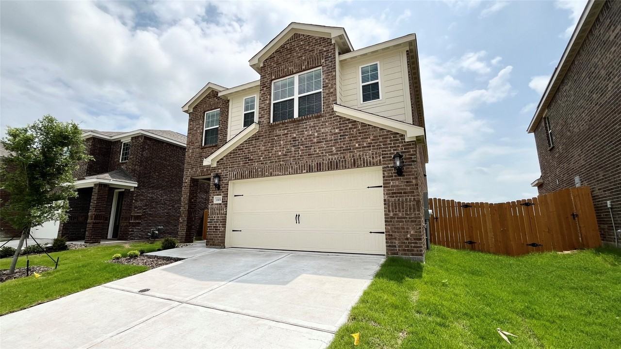 1101 Princeton Hts - Photo 3 of 26