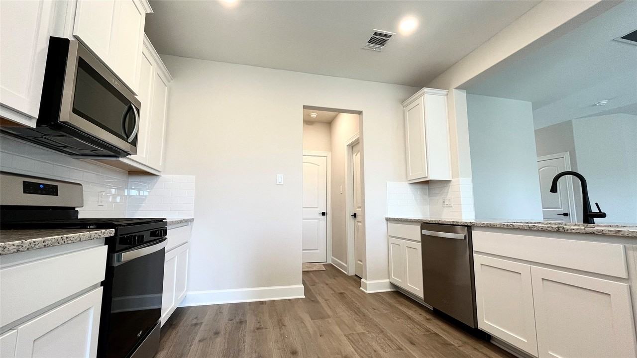 1101 Princeton Hts - Photo 5 of 26
