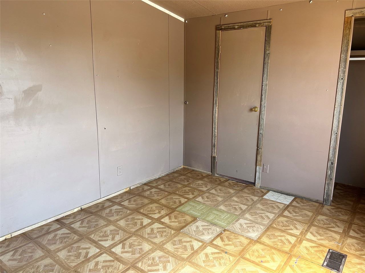 30 West Trl - Photo 3 of 11