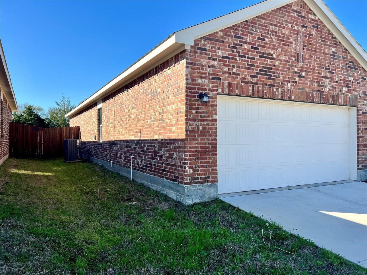 672 Crestridge Dr - Photo 3 of 20
