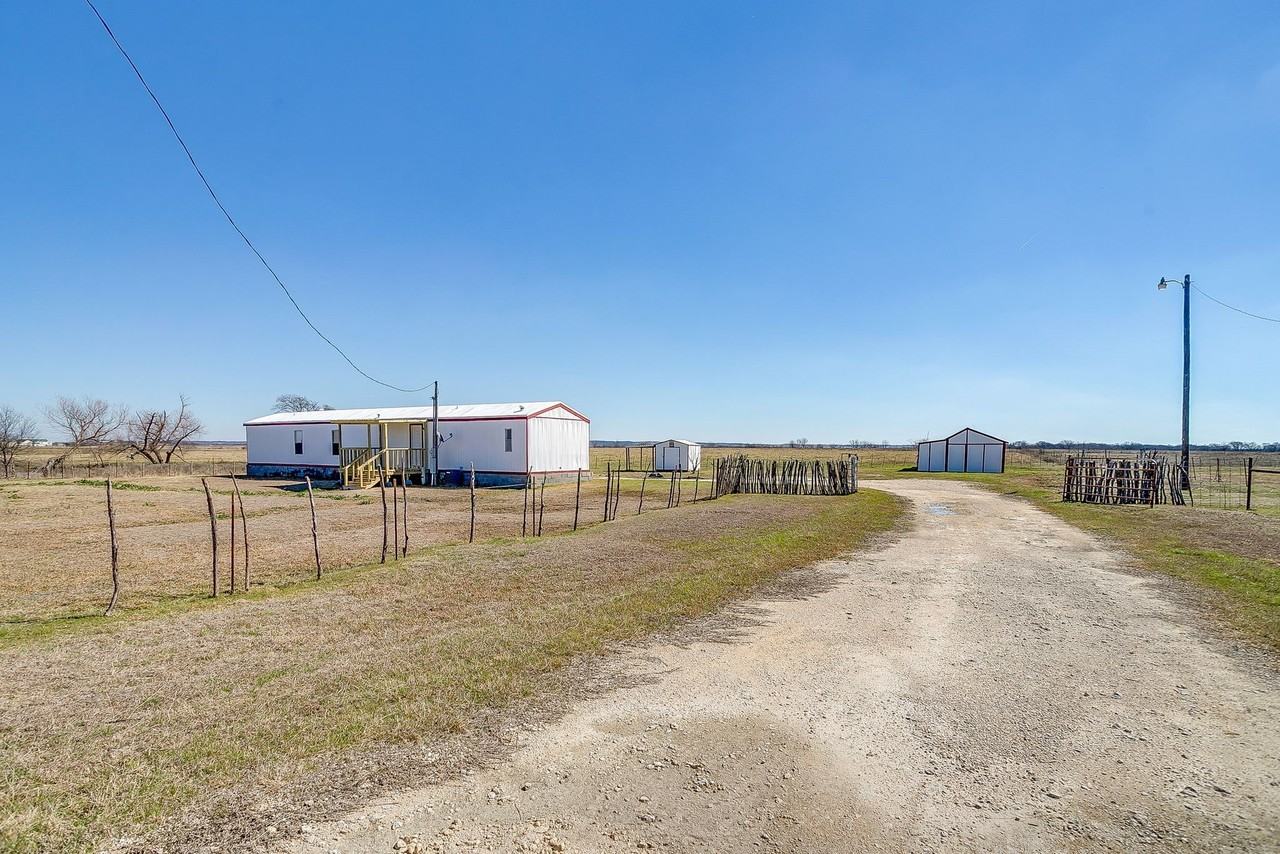 4252 Fm 67 - Photo 2 of 20