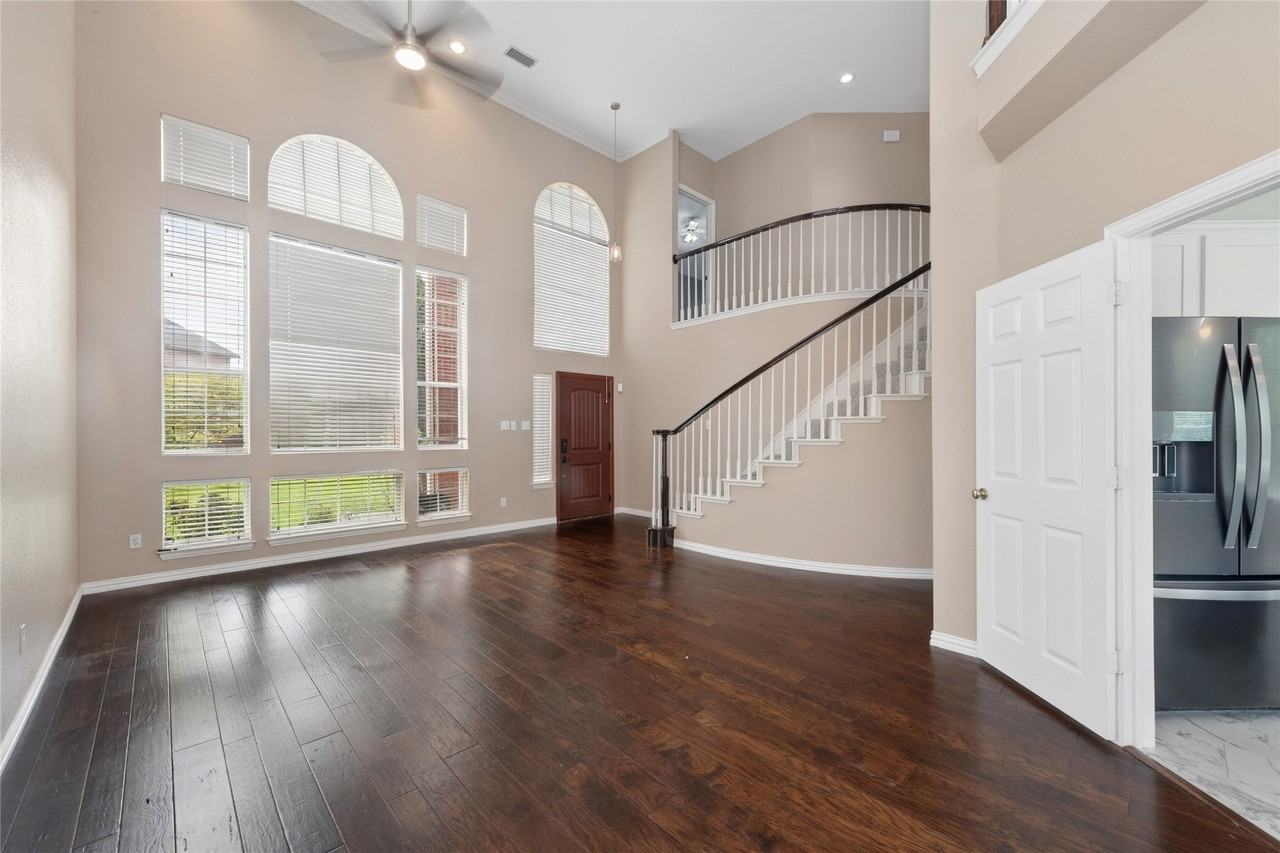 937 Parker Dr - Photo 6 of 32