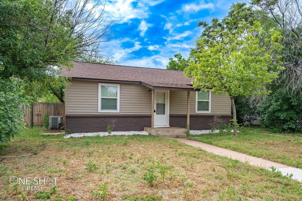 2133 Ross Ave - Photo 2 of 25