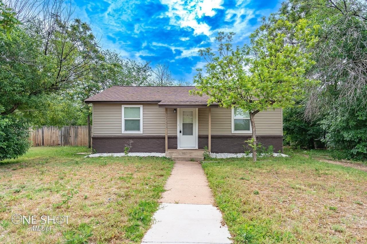 2133 Ross Ave - Photo 3 of 25