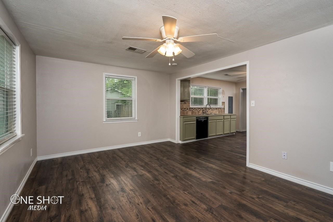2133 Ross Ave - Photo 4 of 25