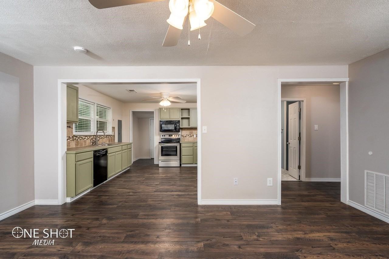 2133 Ross Ave - Photo 7 of 25