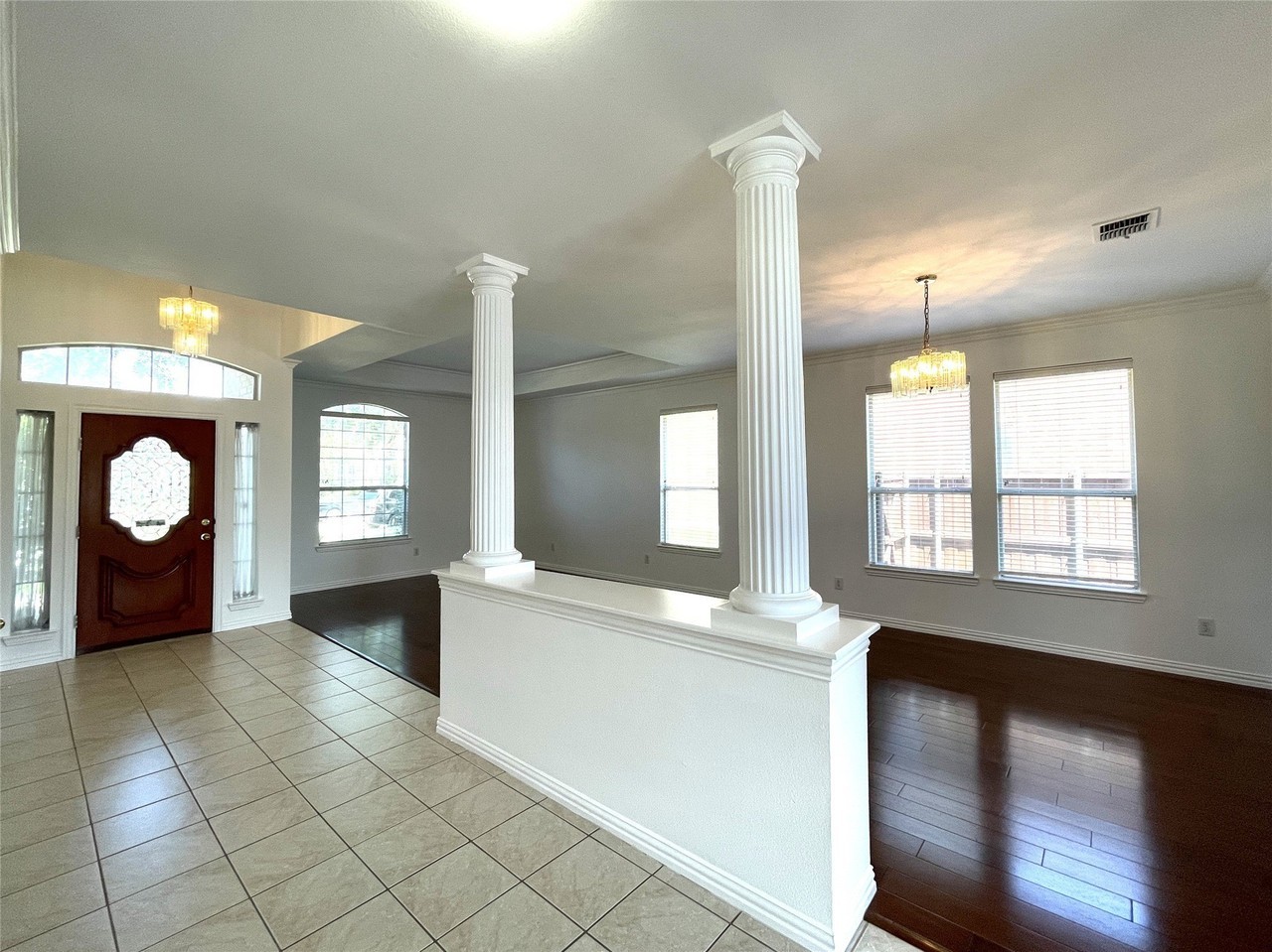 4400 Avebury Dr - Photo 3 of 20