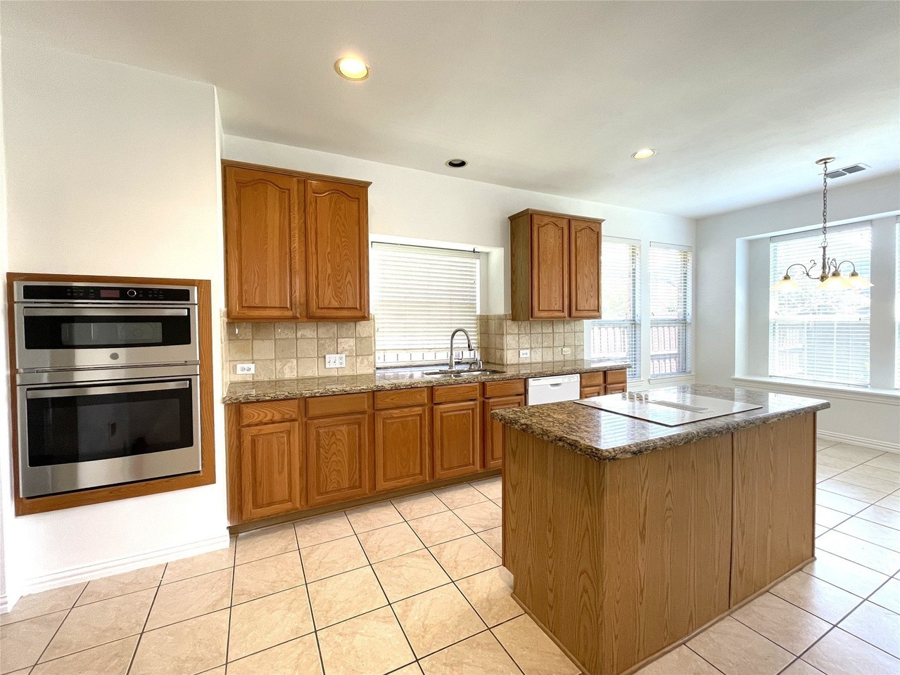 4400 Avebury Dr - Photo 6 of 20