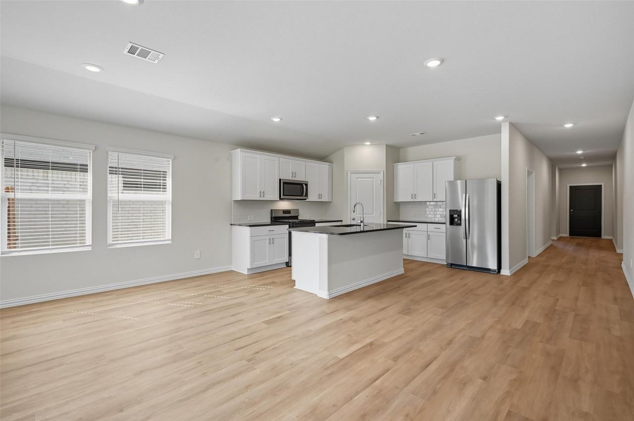 6605 Creek Edge Cir - Photo 2 of 22
