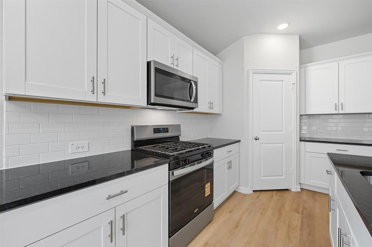 6605 Creek Edge Cir - Photo 7 of 22