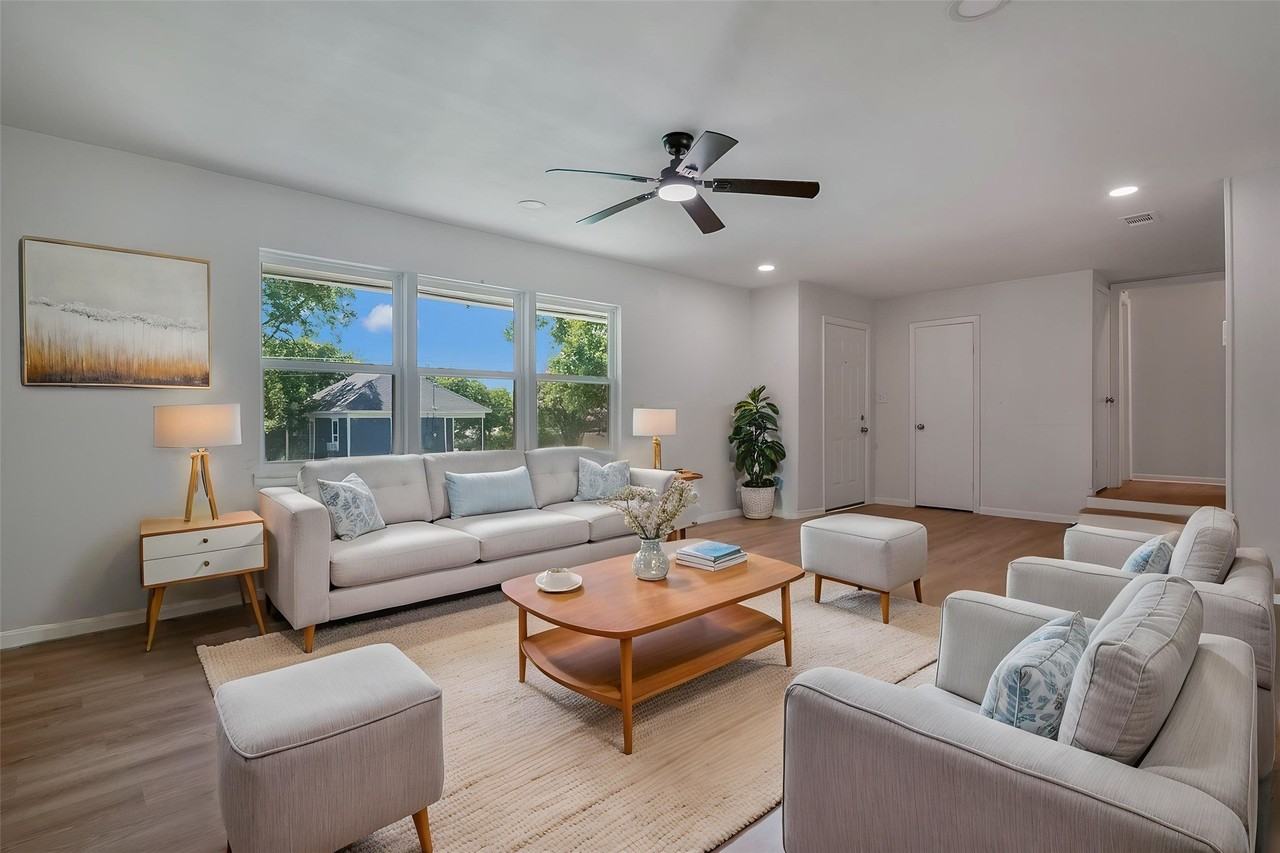 1421 S Scullin Ave - Photo 3 of 26