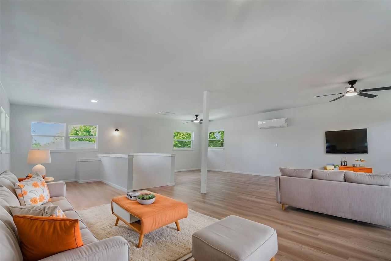 1421 S Scullin Ave - Photo 5 of 26