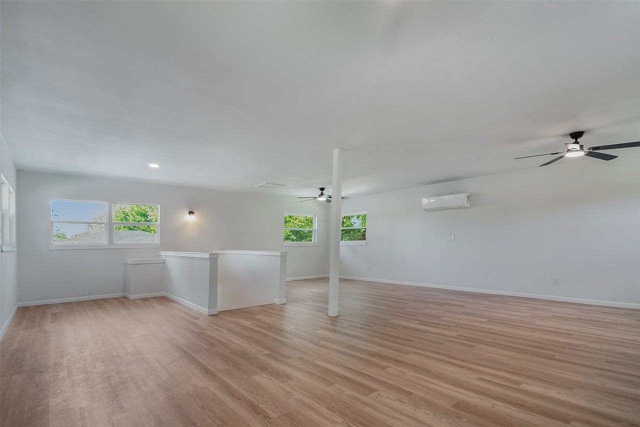 1421 S Scullin Ave - Photo 6 of 26