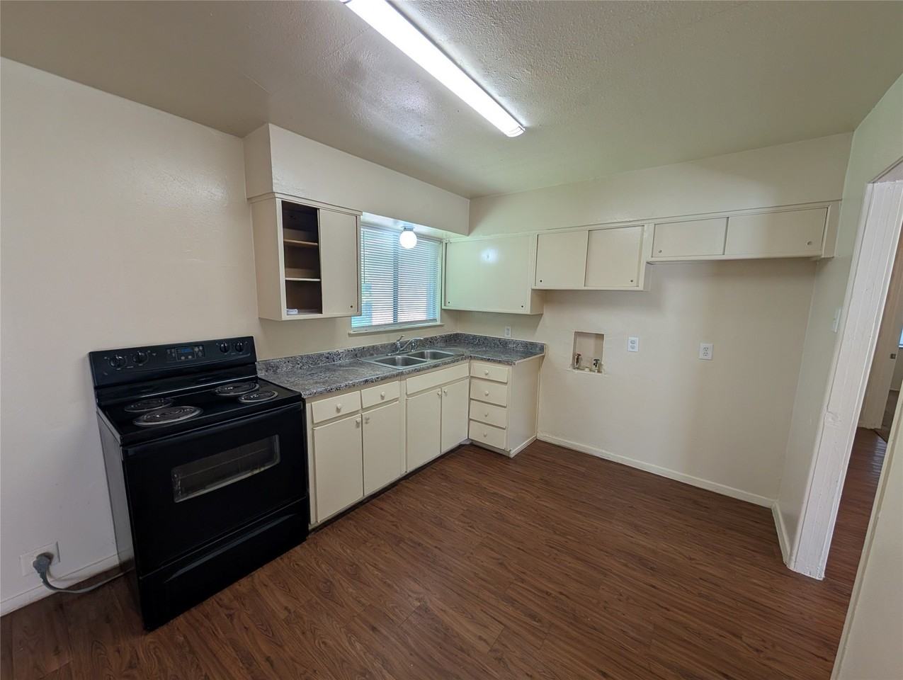 3827 Black Oak Dr - Photo 6 of 15