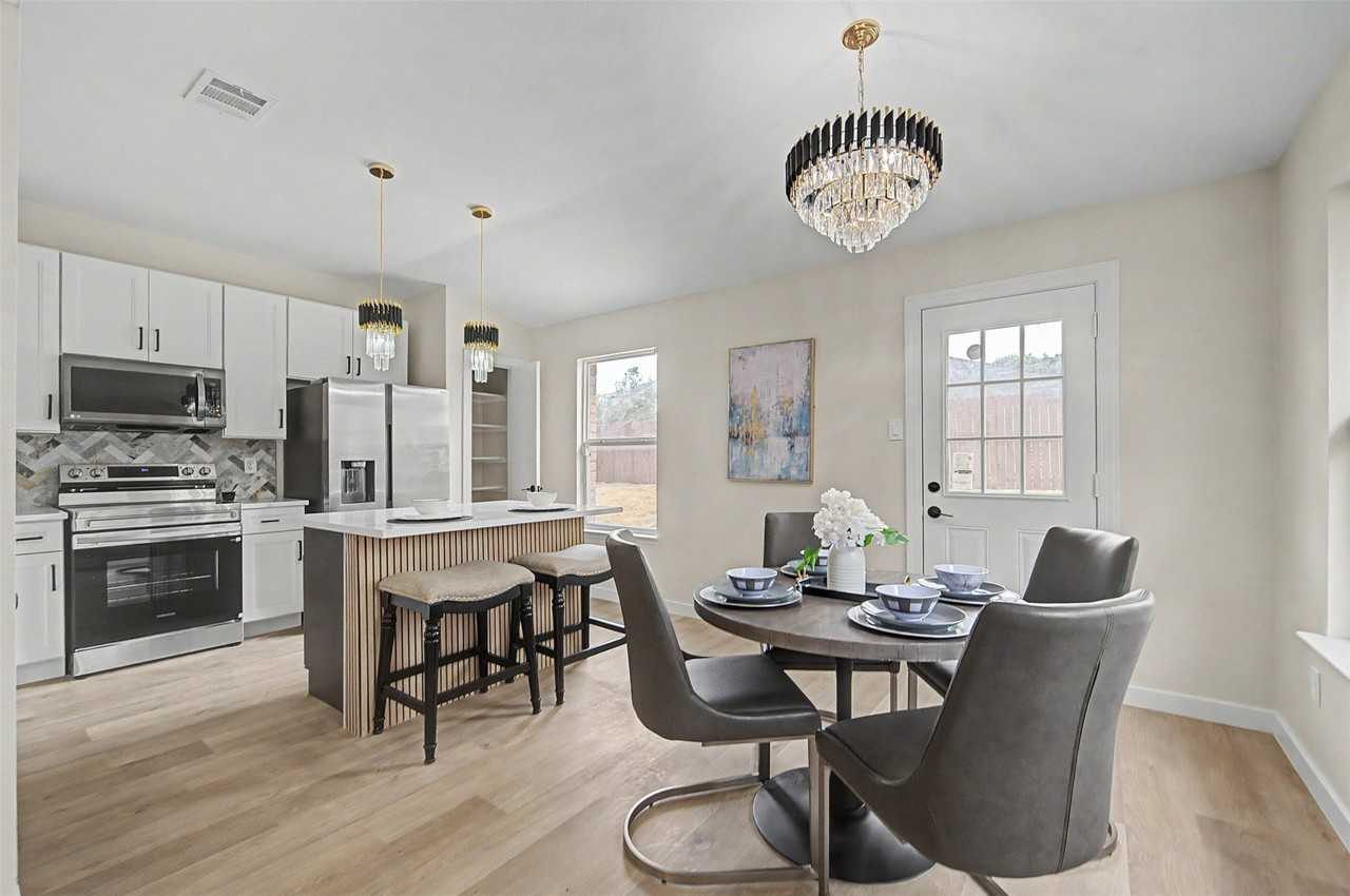 1641 Knight Trl - Photo 4 of 15
