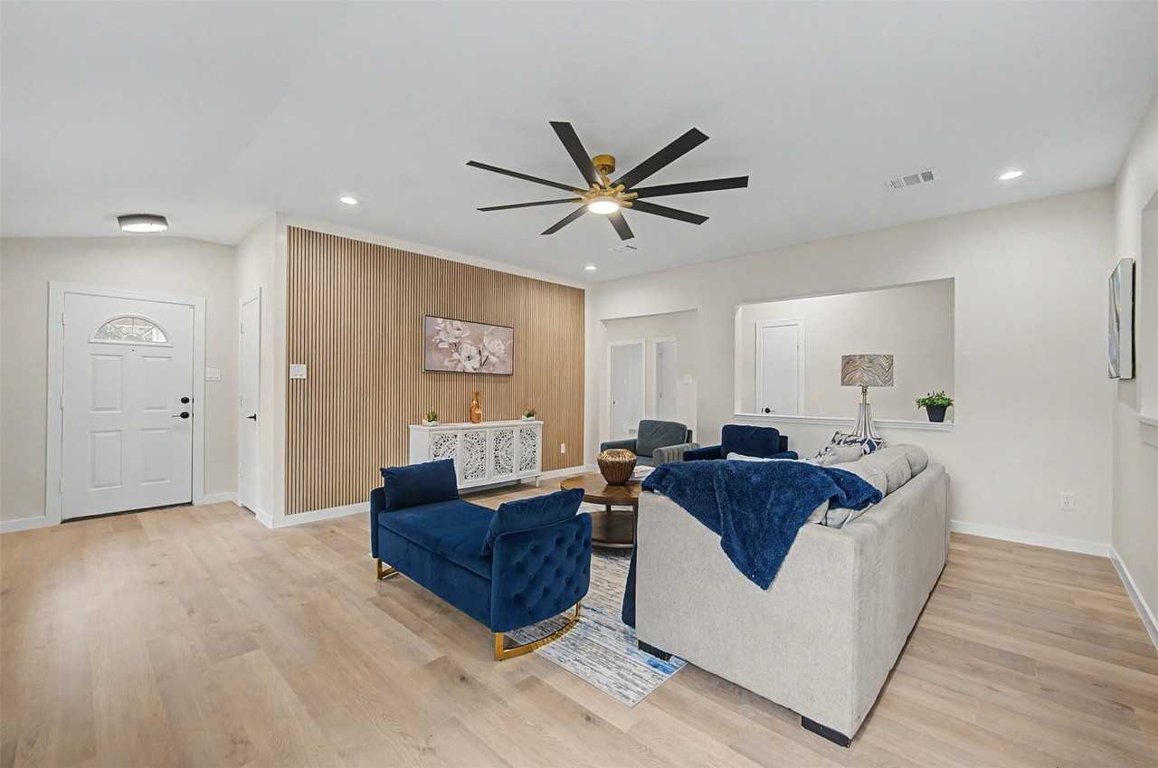 1641 Knight Trl - Photo 5 of 15