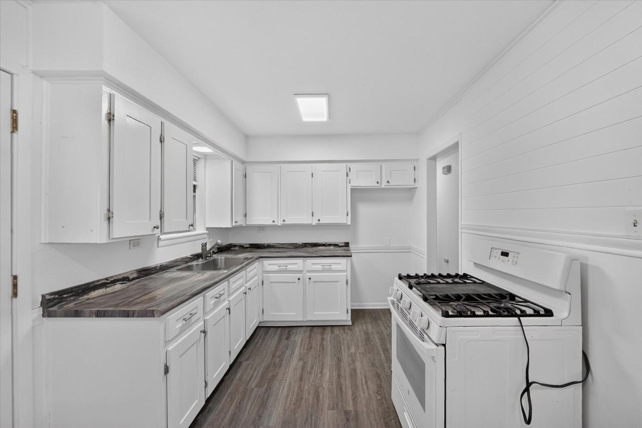 208 D St - Photo 5 of 23