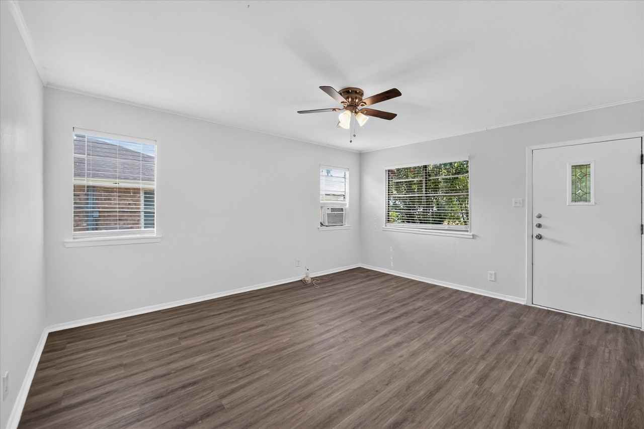 208 D St - Photo 7 of 23