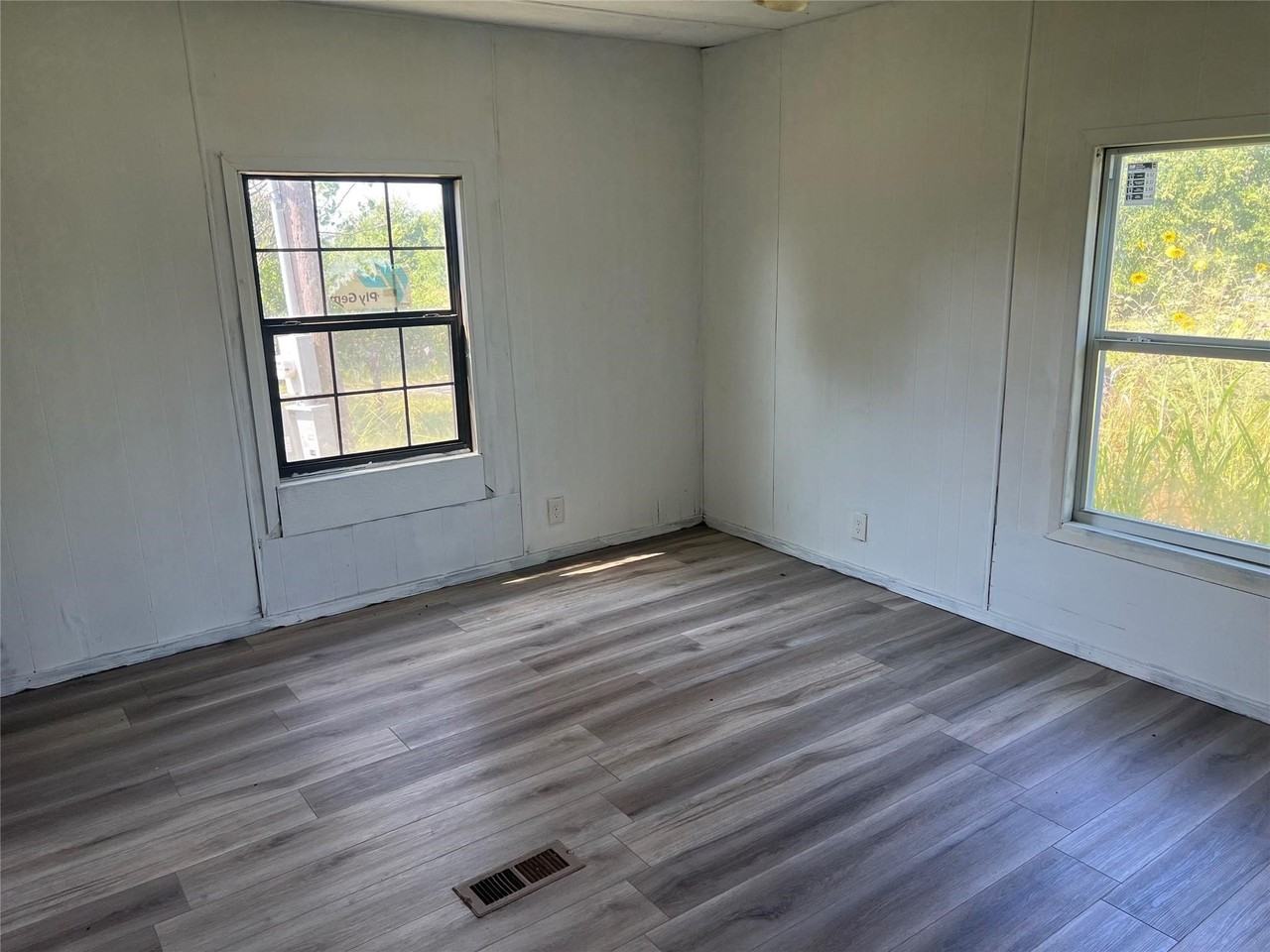 111 County Road 877 - Photo 2 of 8