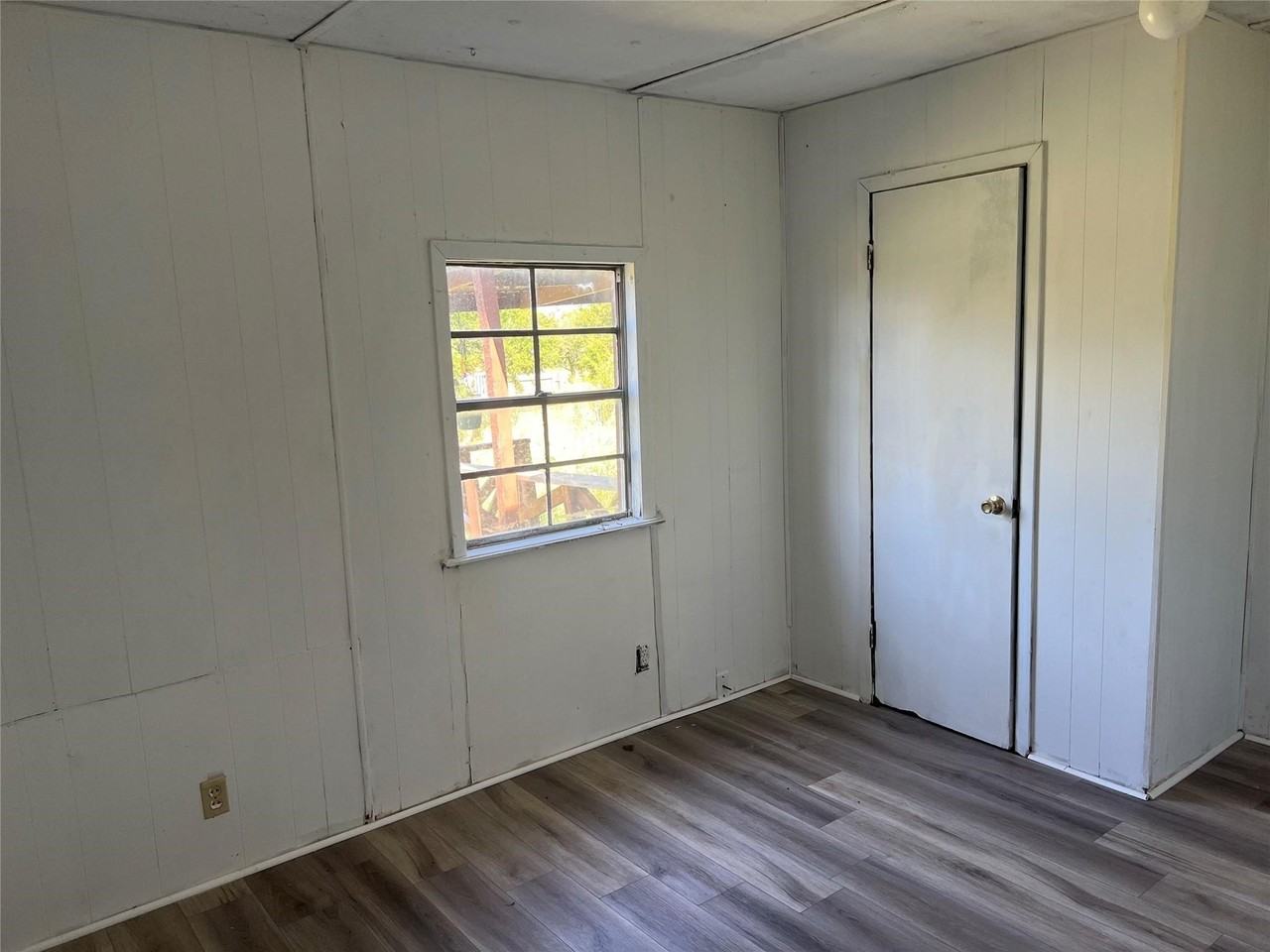 111 County Road 877 - Photo 4 of 8